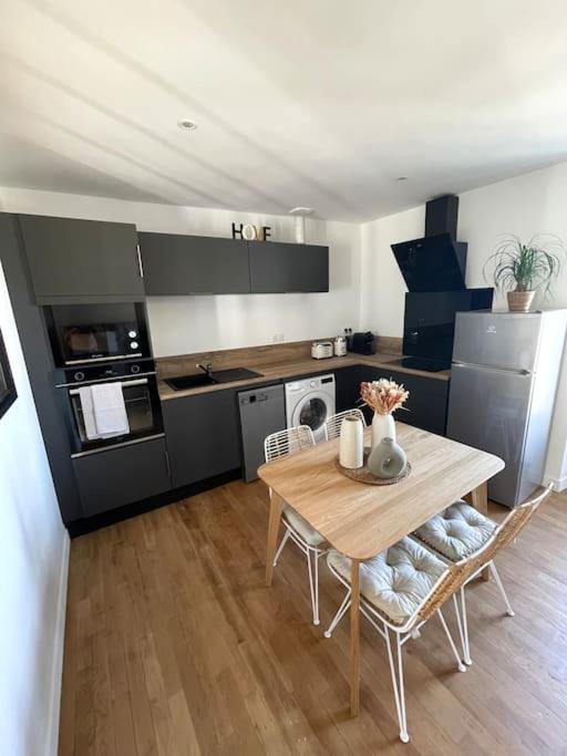 Appartement Calme Et Cosy Proche Centre Vue Chateau Vitré Exteriör bild